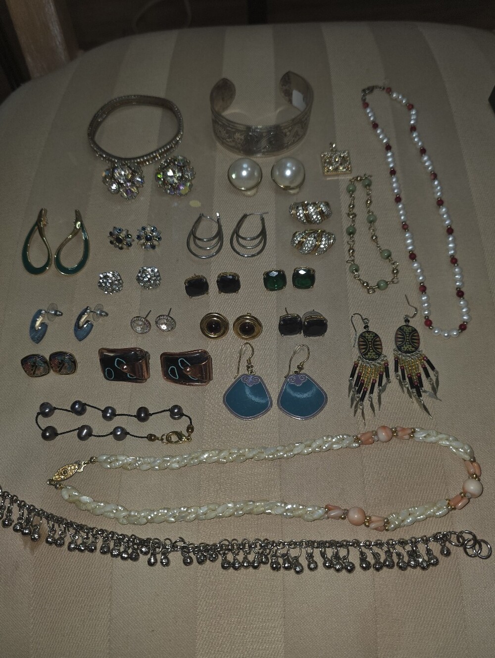RESELLERS!! LOT OF RESELLABLE JEWELRY. SOME DESIGNER SOME 925 & GENIUNE PEARLS - Picture 3 of 14